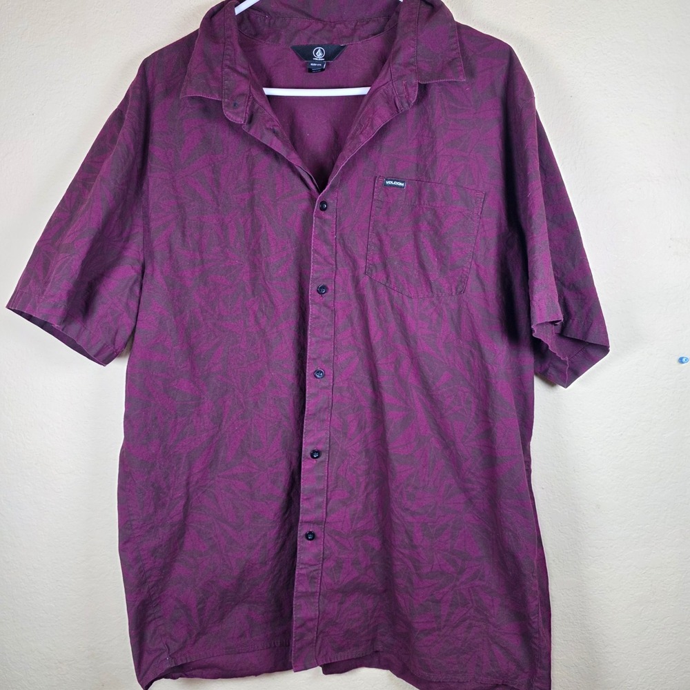 Volcom Mens XXL Short Sleeve Button Down Shirt Plum dark grunge skater Logo
